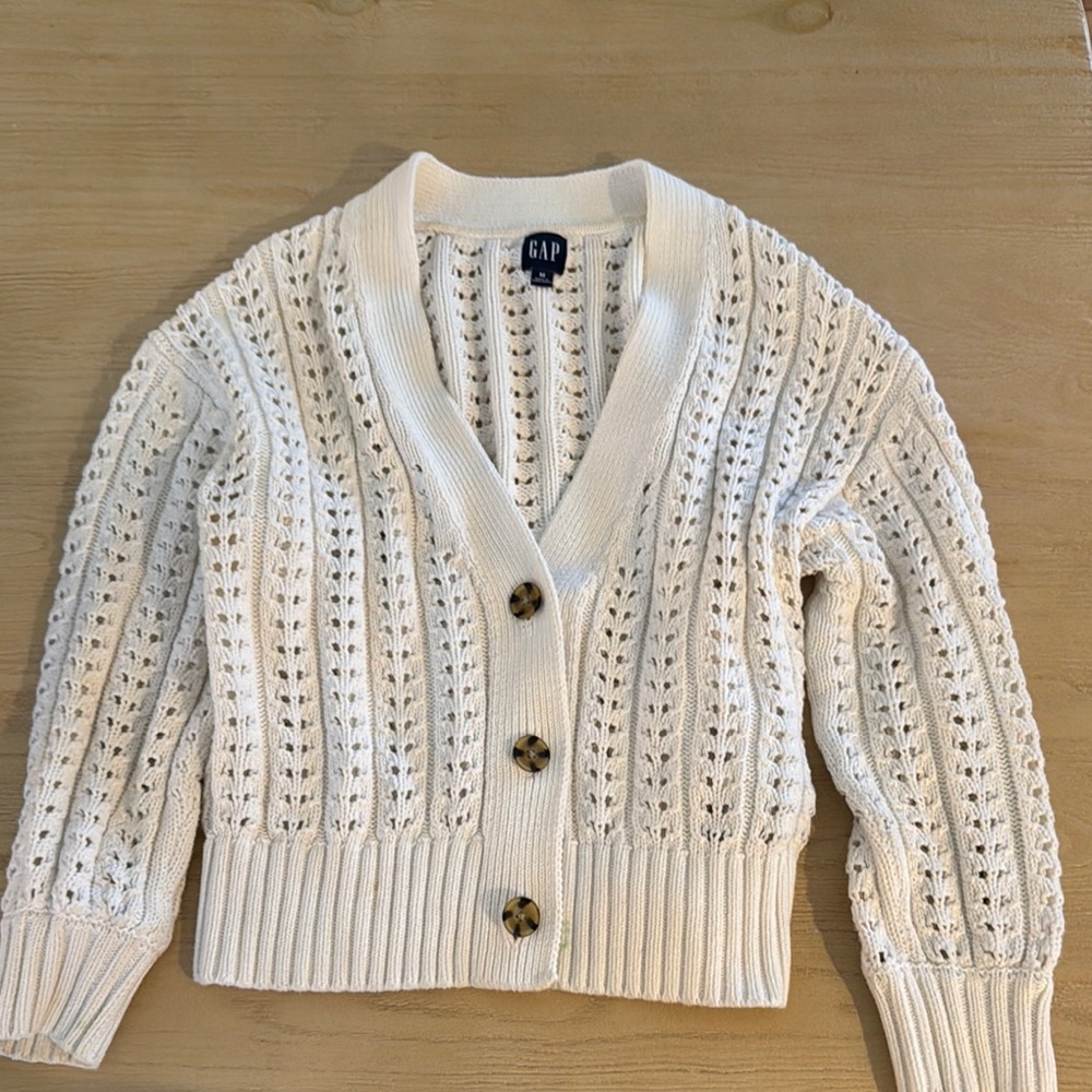 GAP Women's Ivory Cable Knit Sweater